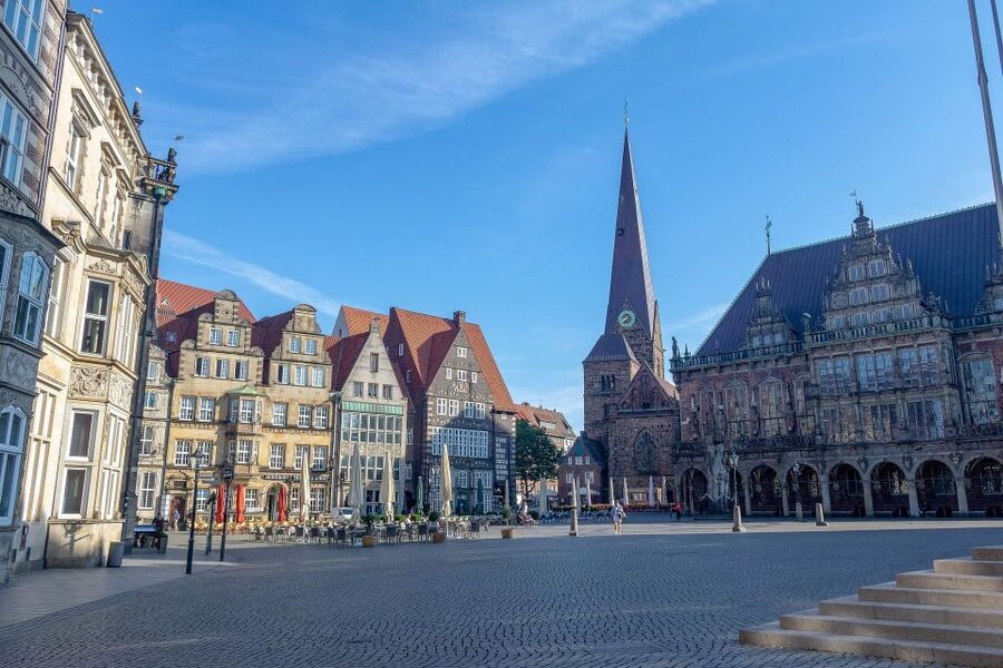 Bremen: Private Walking Tour with a Professional Guide - The Cathedral of St. Peter: Protestant heritage and ceiling paintings