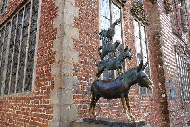 Bremen: Private Walking Tour with a Professional Guide - Meeting at the Town Hall, then walking straight into UNESCO Roland
