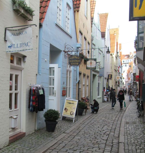 Bremen: Walking Tour of Historic Schnoor District - The Schnoor origin story, from a Franciscan monastery to today’s church