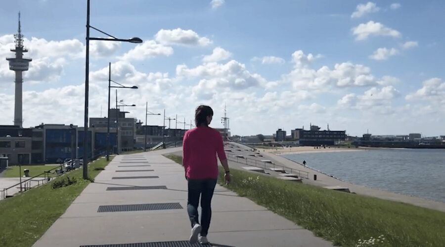 Bremerhaven: Sailor's yarn, legends and sea walking tour - The waterfront walk: how you experience Bremerhaven differently