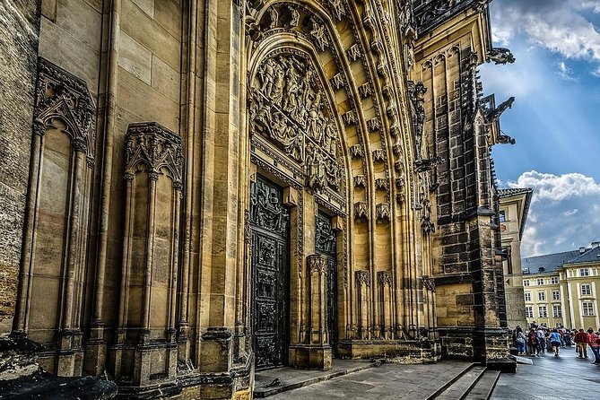 Central and Eastern Europe Highlights 7-Day Tour from Frankfurt - Mondsee to Munich: Sound of Music country and Marienplatz
