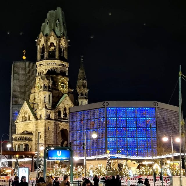 Christmas market lights tour bus through Berlin, free mulled wine (2.5 hours) - Key highlights to look for on this route