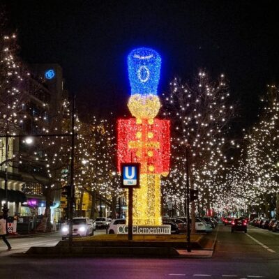 Christmas market lights tour bus through Berlin, free mulled wine (2.5 hours)
