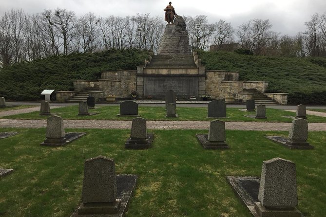 Clash of Titans: Battle for Seelow Heights WW2 tour - Stop 5: Komturei Lietzen, the German field cemetery, and the newer graves added over time