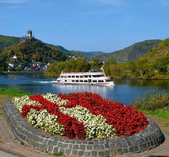 Cochem: Panorama Rundfahrt 1 Stunde, Ausstieg Ernst möglich - Panorama Rundfahrt in Cochem from the water: why 1 hour feels like the sweet spot