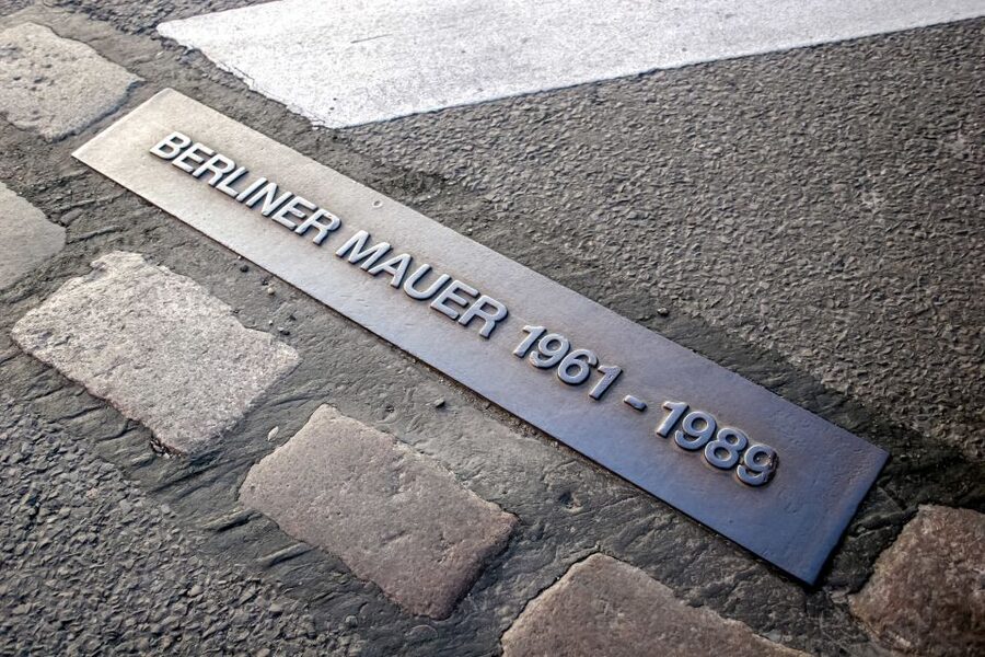 Cold War, Berlin Wall, Spies and the East Side Gallery - Who should book this Cold War Berlin Wall tour