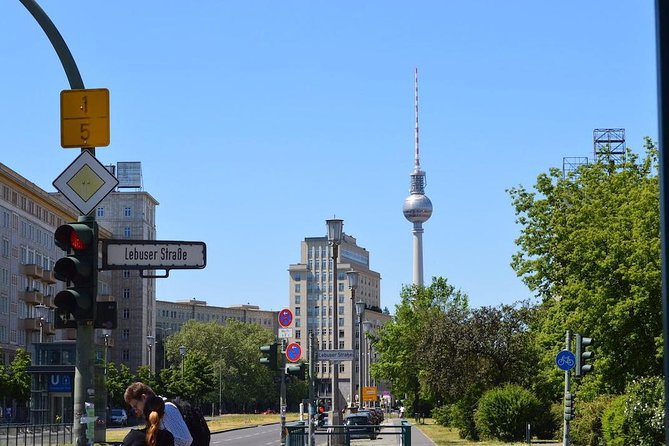 Cold War, Berlin Wall, Spies and the East Side Gallery - Spies, informants, and escape attempts, told so you can follow