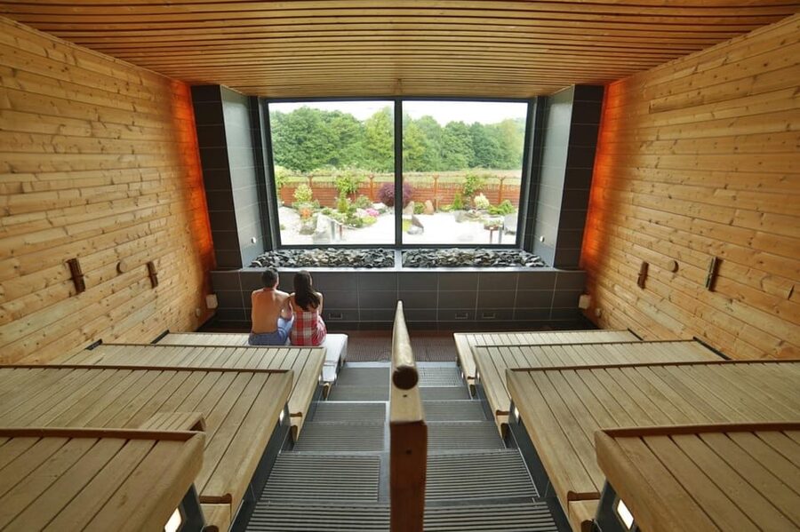 Cologne: 1-day ticket for the Aqualand adventure pool including sauna world - Nine slides in one day: adrenaline without overthinking