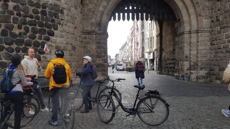 Cologne: 3-Hour Guided Bike Tour - Hohenzollern Bridge: The Cathedral Photo Scene and Love Locks
