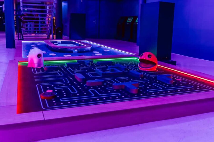 Cologne: Adventure Minigolf – Interactive tour through movie sets! - Where it is, and how the setting changes the vibe