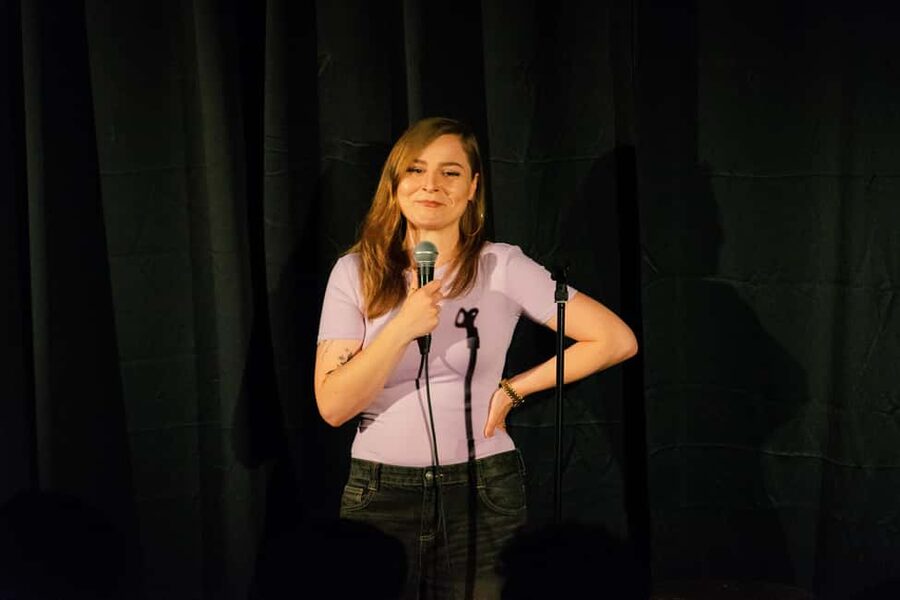 Cologne: Best Stand-up-Comedy Open Air with laugh guarantee - Drinks, pacing, and making the most of 130 minutes