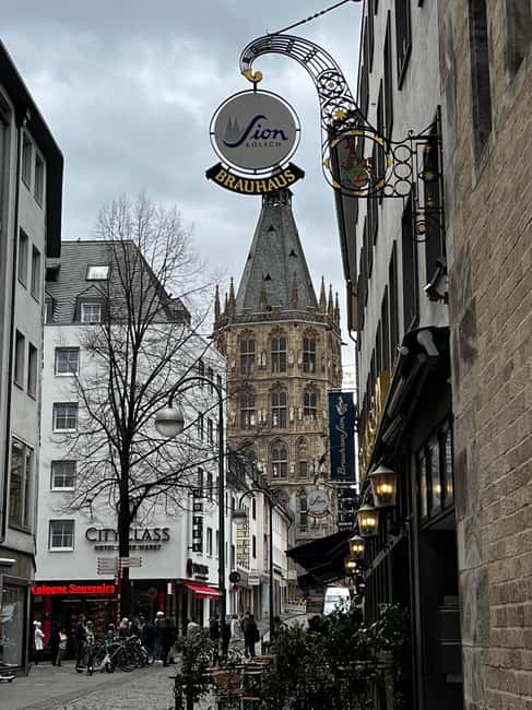 Cologne: Brewery Tour with Beer Tasting and Halven Hahn - What this tour feels like in Cologne’s Old Town