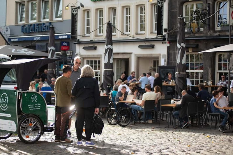 Cologne: Chocolate tasting Tour per Rickschaw - The pedicab city loop: Cathedral, Old Market, Martins Church, and Hohenzollern Bridge
