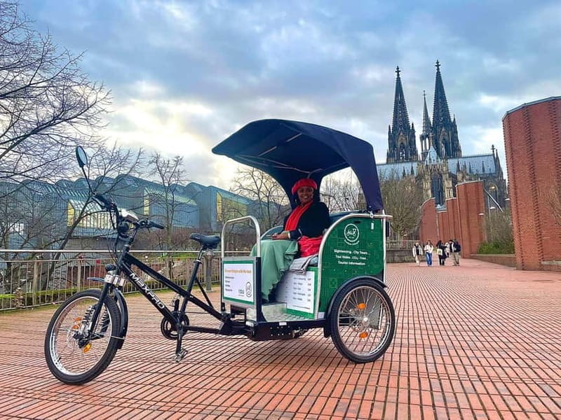Cologne: Chocolate tasting Tour per Rickschaw - Farina Duftmuseum: the perfume stop that fits Cologne’s style