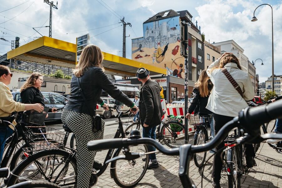 Cologne: Ehrenfeld Street Art Bike Tour - Getting started near Eigelsteintor or at Colonia Aktiv