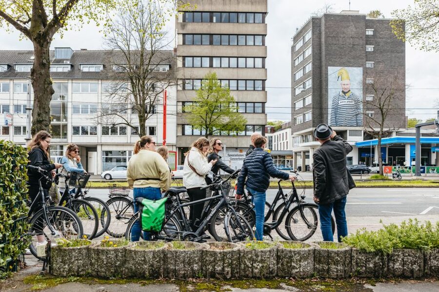 Cologne: Ehrenfeld Street Art Bike Tour - Belgian Quarter: where the artwork feels internationally minded