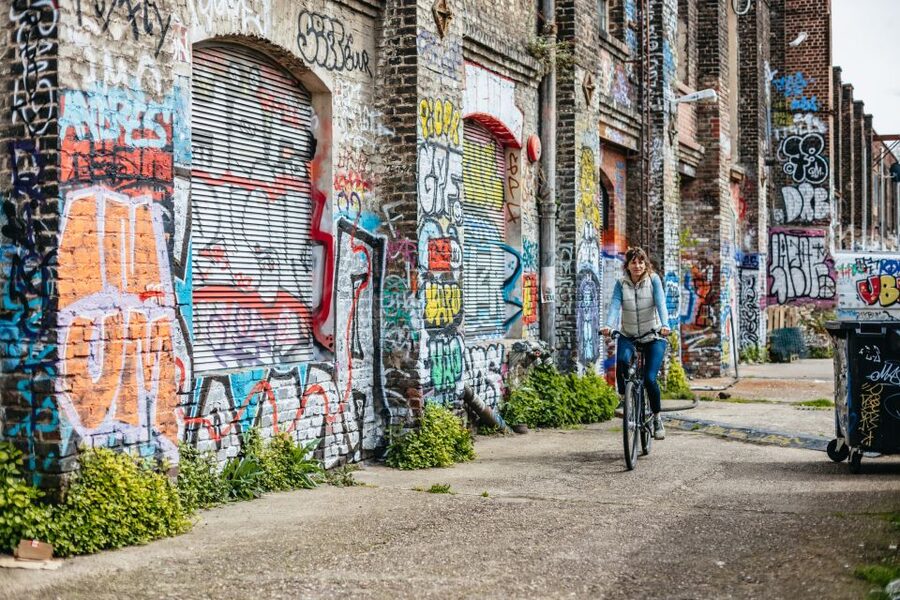 Cologne: Ehrenfeld Street Art Bike Tour - A café break in Ehrenfeld, and what to do with your 20 minutes