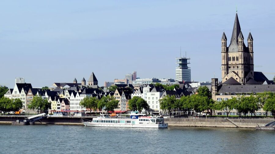 Cologne: Fables, Fairy Tales, and Legends Tour in German - Why this Cologne fables tour works (even if you skip the museum mode)