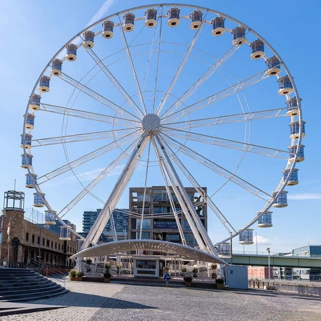 Cologne: Ferris Wheel in front of the Chocolate Museum - Accessible Boarding and Friendly Support for Wheelchair Riders