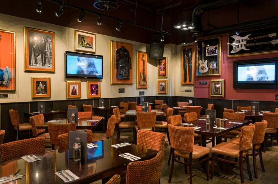Cologne: Hard Rock Cafe with Set Menu for Lunch or Dinner - What the meal feels like: BBQ, burgers, salads, and portions