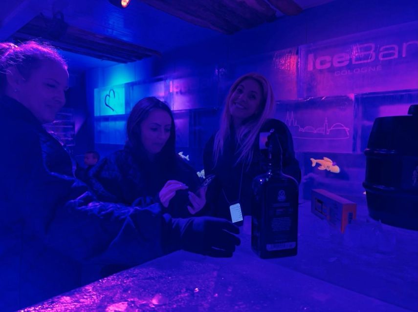Cologne: IceBar Entry Ticket with Drinks - From Friesenplatz to the IceBar: getting there without fuss