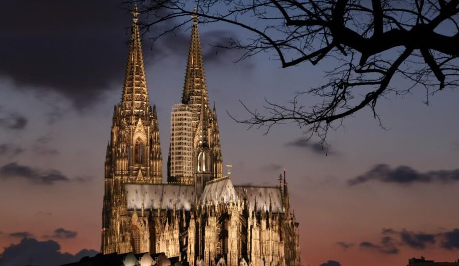 Cologne: Night Watchman Old Town Walking Tour - The watchman’s job: more than costume and props