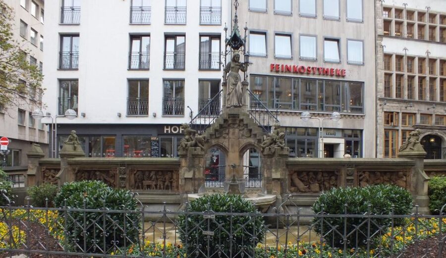 Cologne: Night Watchman Old Town Walking Tour - Who should book this tour, and who might skip it