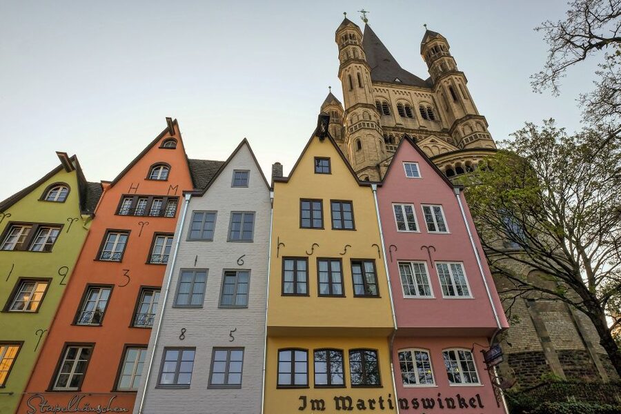 Cologne: Old Town Highlights Walking Tour - The Guide Factor: Sascha’s Humor and High-Energy Delivery