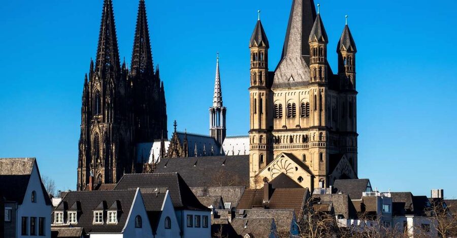 Cologne: Old Town Highlights Walking Tour - Meeting at Petrusbrunnen, Then Let the Dom Set the Pace
