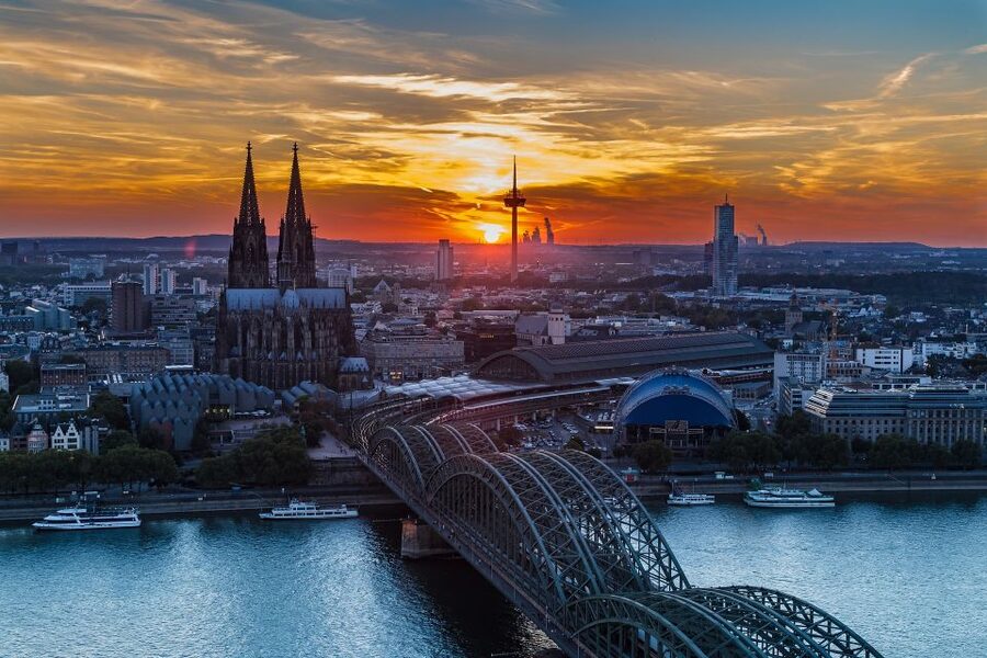 Cologne: Old Town Highlights Walking Tour - Price and Value: What $34 Buys in Two Hours
