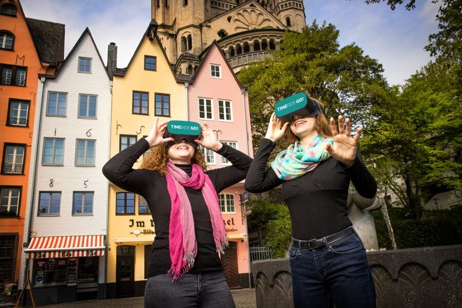 Cologne: Old Town Virtual Reality Walking Tour - Your 90-minute flow, starting at TimeRide Köln