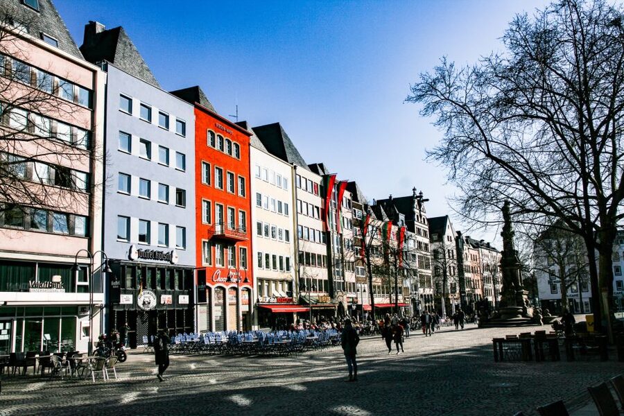 Cologne: Old Town Walking Tour with 1 Brewery Visit & 1 Beer - Old Town history, told through markets and everyday life