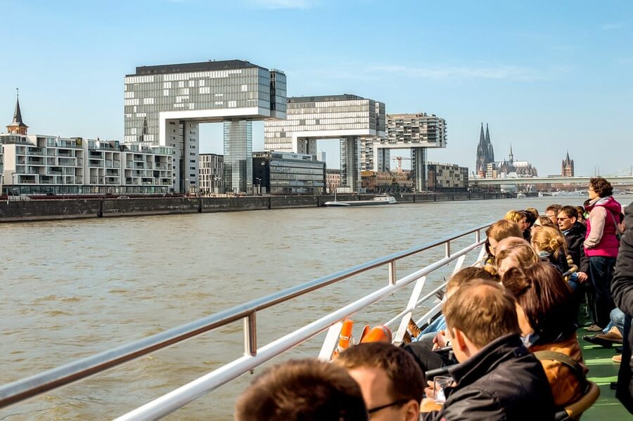 Cologne: Panoramic City Cruise - Audio Commentary in German and English: Clear, But Not Heavy