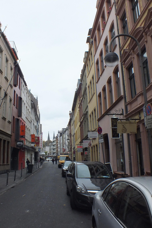 Cologne: Red-light-tour - Where your walk starts: Kreuzblume and Domforum landmarks