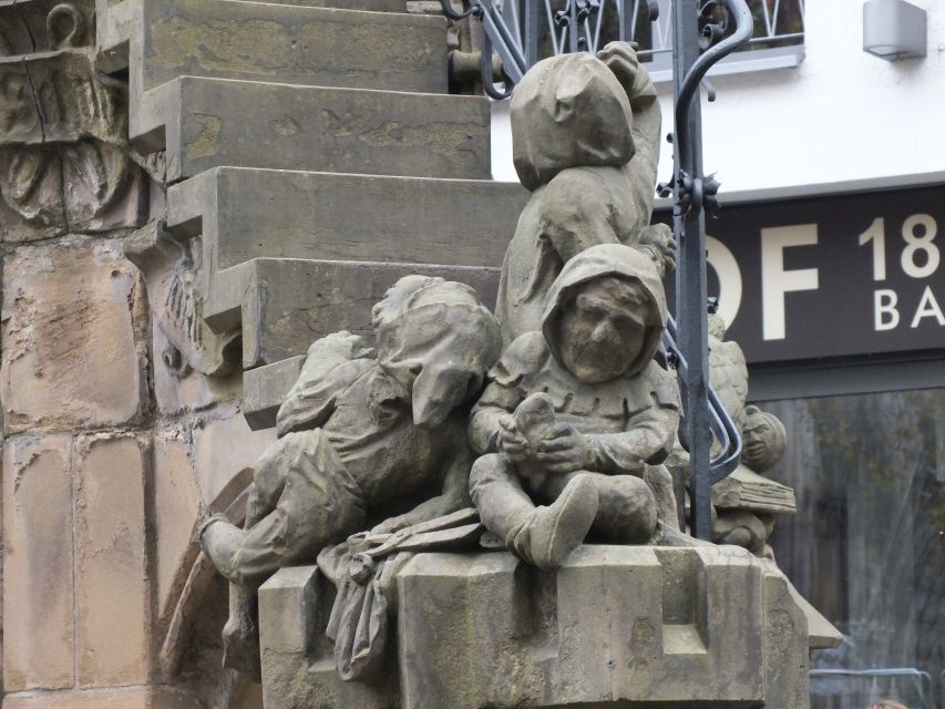 Cologne: Sagen- und Histörchentour in German - The White Woman Legend: Why People Say They Still See Her