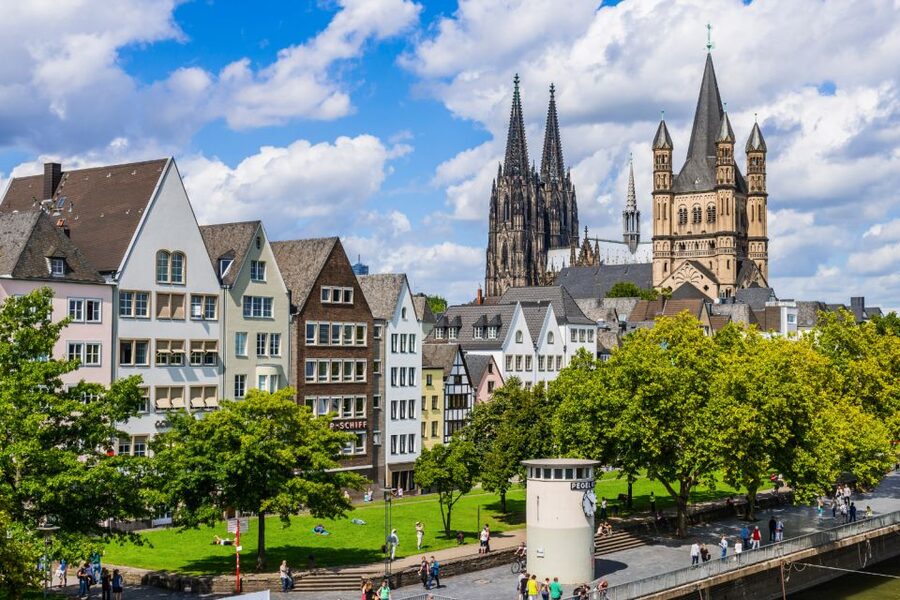 Cologne: Scavenger Hunt Self-Guided Tour - How the envelope system keeps you from zoning out