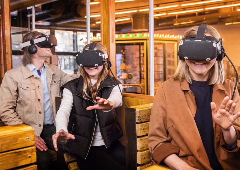 Cologne: Virtual Reality Time Travel Experience Ticket - Meet Tessa and Pitter: The Story Makes the VR Make Sense