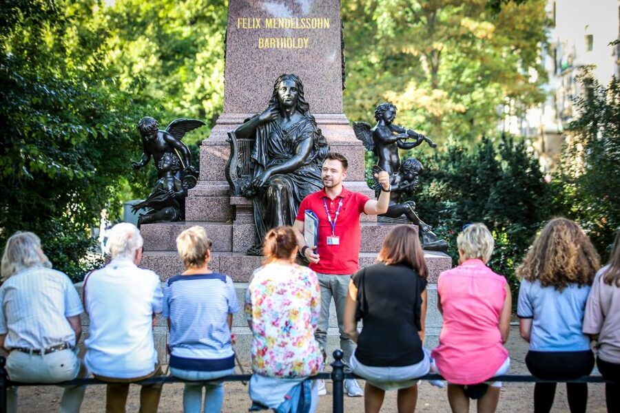 Combo Tour in Leipzig: Guided City Tour & City Sightseeing - Old Rathaus Market, Mall Arcades, and Those Leipzig Passageways