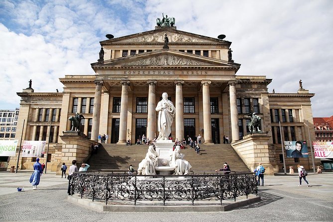 Discover Berlin Half-Day Walking Tour - Brandenburg Gate, Reichstag, and Pariser Platz: the shift from empire to tragedy