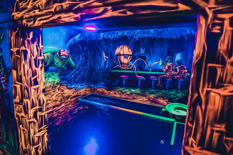 Dresden: 3D black light minigolf in the Barock Eventpark - Key highlights you can plan around
