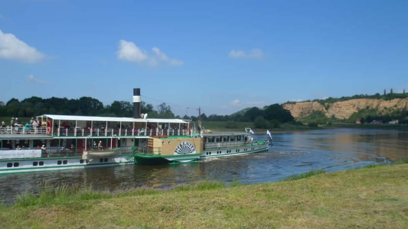 Dresden: Boat Cruise with Wine Tasting and Snacks - Castles and distant landmarks: Albrechtsburg and the Meißen cathedral view