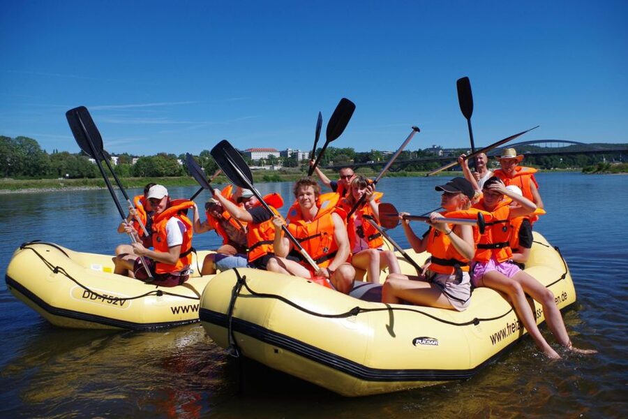 Dresden: Bootstour im Schlauchboot durch die Altstadt - Dogs on board: a nice bonus for people traveling with pets