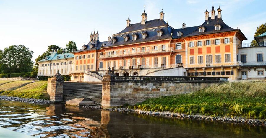 Dresden: Elbe River Cruise to Pillnitz Castle - Where you start: Piers 1-7 under Brühlsche Terrasse