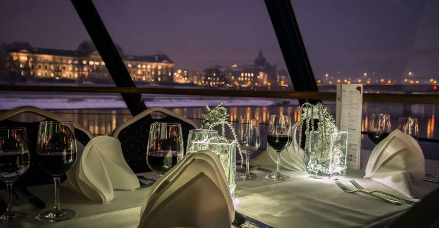 Dresden: Evening River Cruise with Dinner - Timing and route highlights: Blue Wonder, Pillnitz, castles, and old town glow
