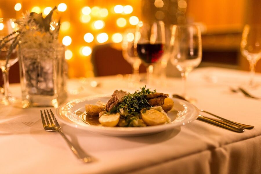 Dresden: Evening River Cruise with Dinner - Who should book this cruise, and who should skip it