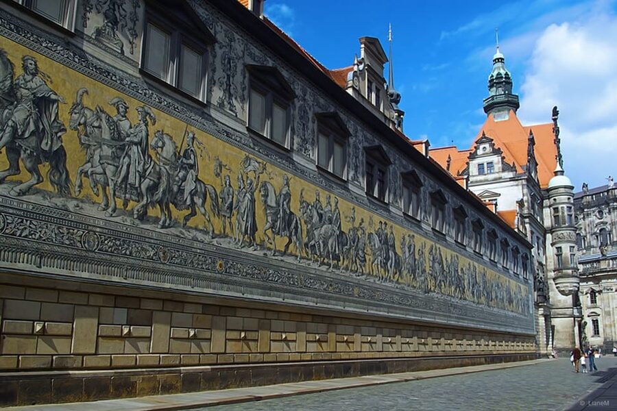 Dresden: Guided Beer Tour of the Historic Old City - The Pulverturm brewer’s feast: how the last meal lands