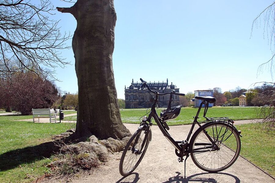 Dresden: Guided City Tour by Bike - Frauenkirche, then the city’s core along the river
