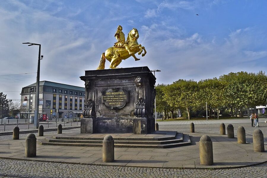 Dresden: Guided Segway Klassik Tour - Key things to know before you go