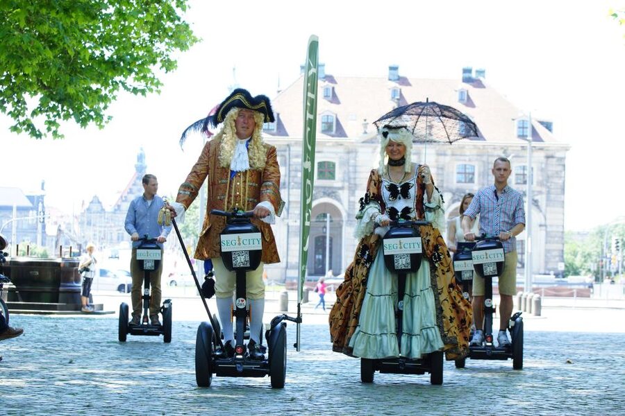 Dresden: Guided Segway Klassik Tour - From Goldener Reiter to Segway basics, the tour’s smart start