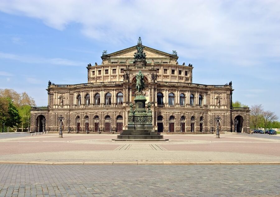 Dresden: Night Watchman Tour Through The Old Town - Zwinger and the Baroque Palace Stories